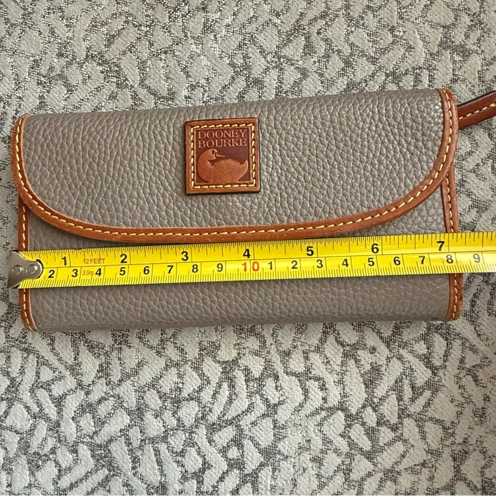 Dooney & Bourke Pebbled Grain Continental Leather Wallet